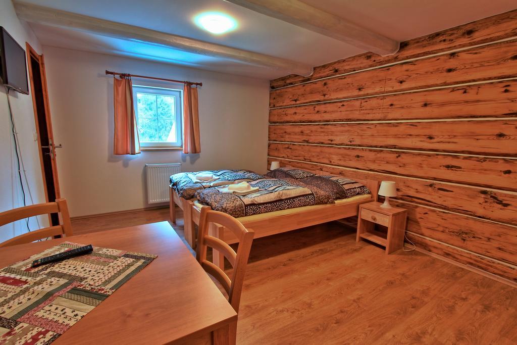 Penzion U Vyhlidky Chřibská الغرفة الصورة